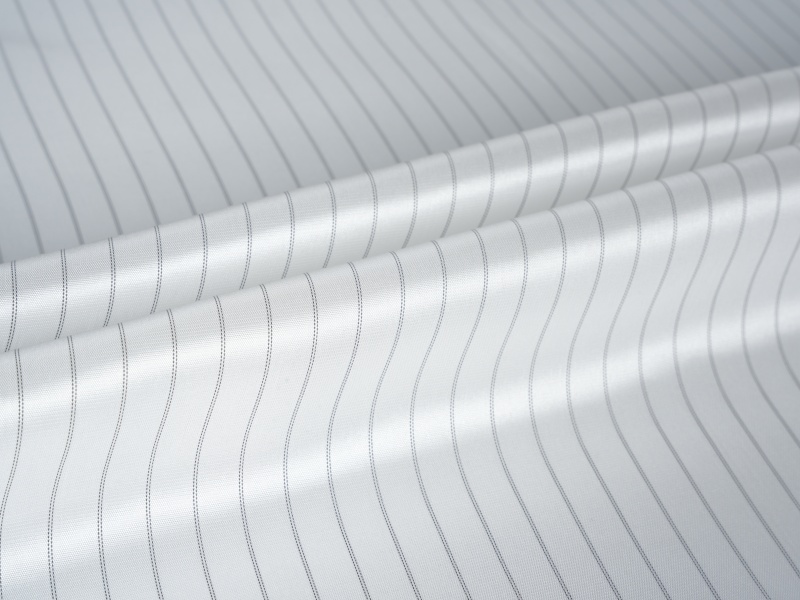 Polyesterin viskoosilankavärinen holkkivuori kangas