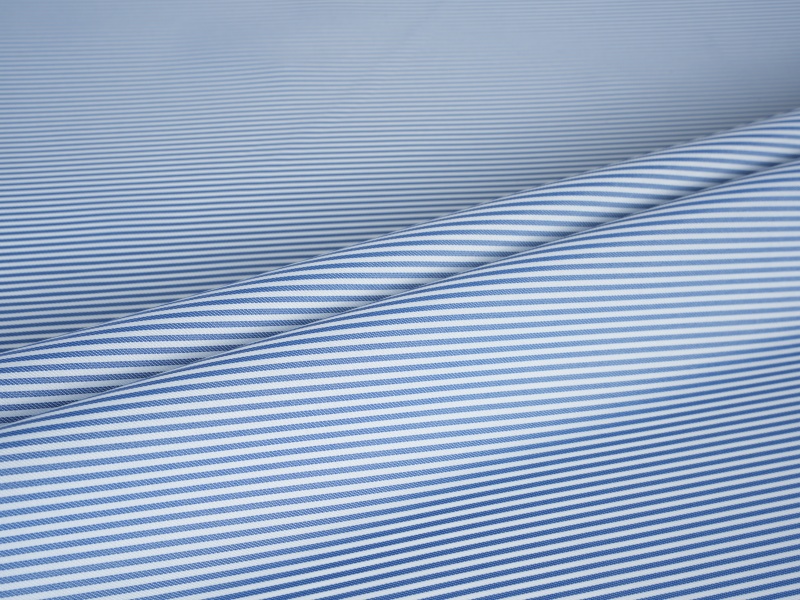 Polyesterilankavärinen holkkivuori kangas