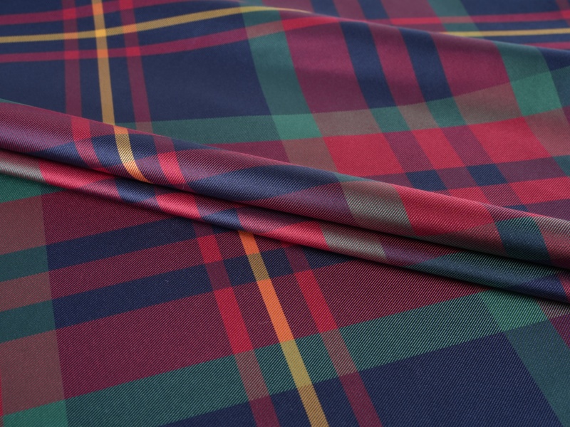 Polyesterilankavärinen holkkivuori kangas