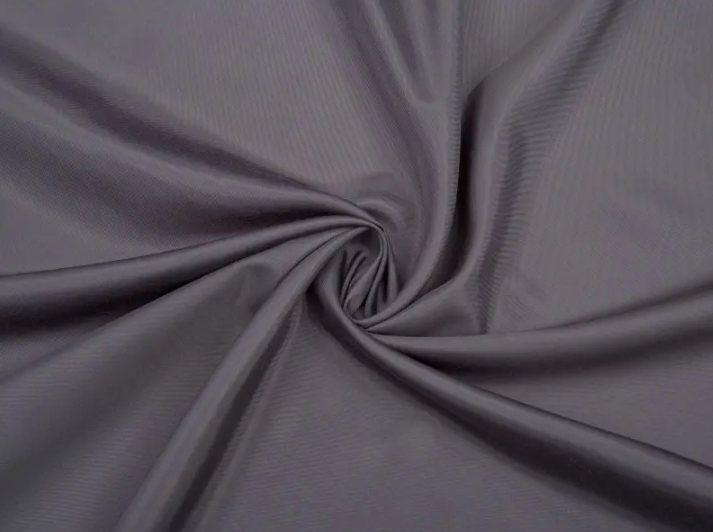 Lopullinen opas parhaiden vuorikankaiden valitsemiseen jokaiseen asuun